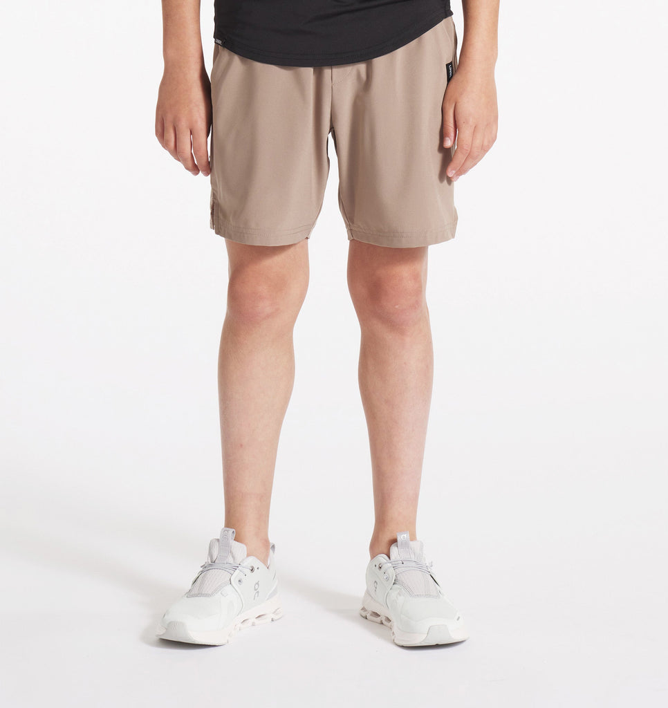 Youth Stride Short [7.5"]