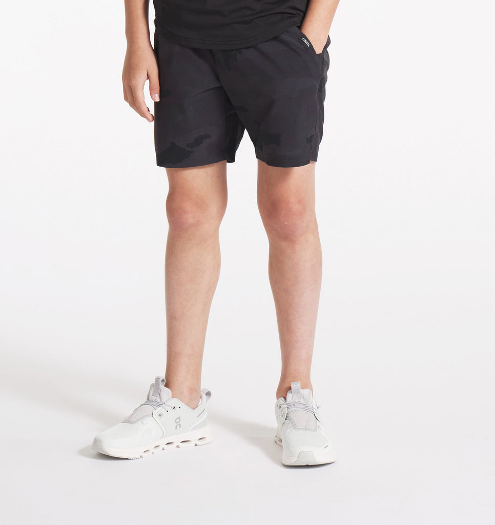 Youth Stride Short [7.5"]